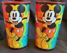  2 Mickey Mouse technicolor plastic cups - Enpres