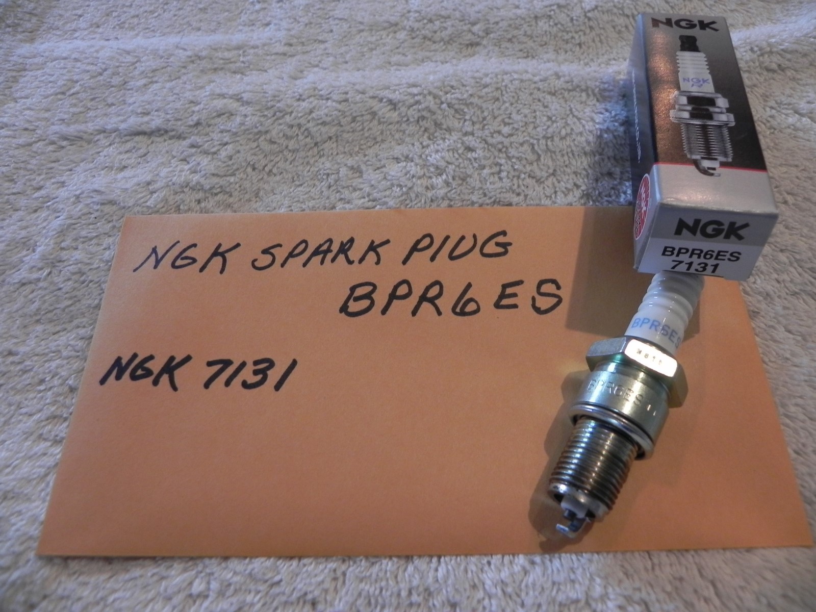 NGK Spark Plug BPR6ES, NGK# 7131 Brand New