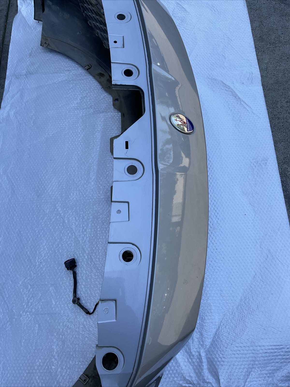 2014-2017 MASERATI QUATTROPORTE FRONT BUMPER COVER W/ GRILL & PDC SENSORS OEM