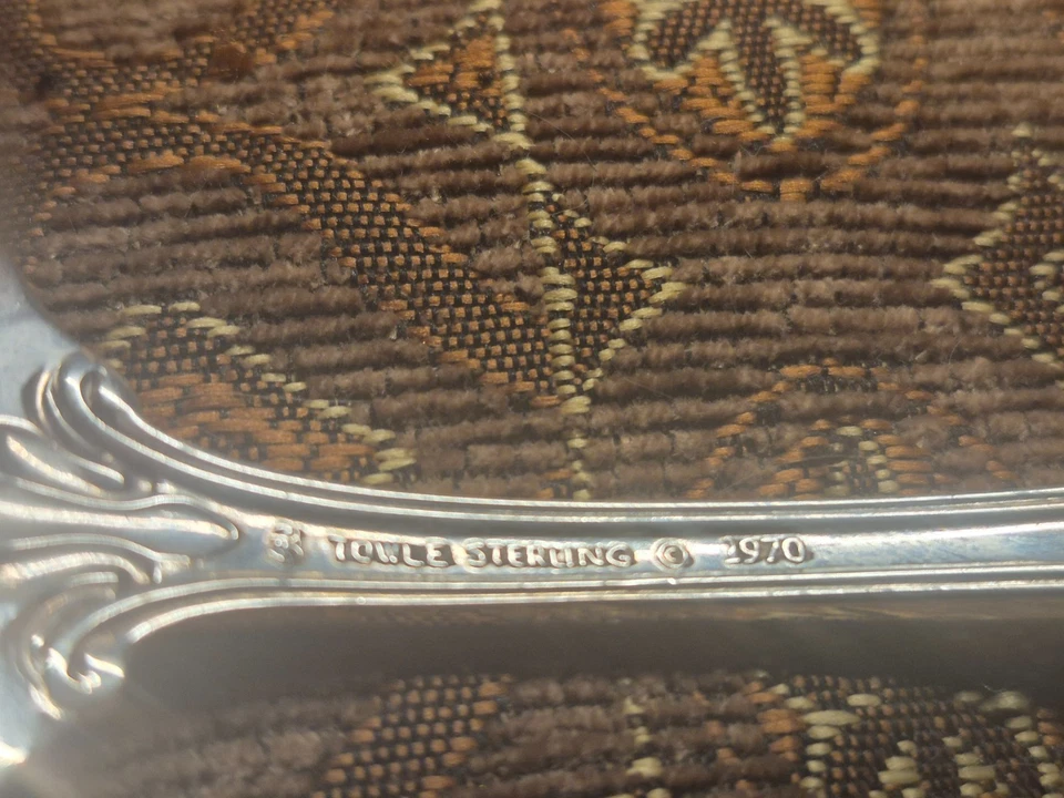 Tenedor para servir carne fría Sterling Towle Queen Elizabeth I 9" 101g sin monograma Foto 3 de 3