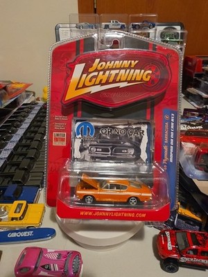 Johnny Lightning Mopar or No Car 1969 Plymouth Barracuda 1:64 Diecast Orange
