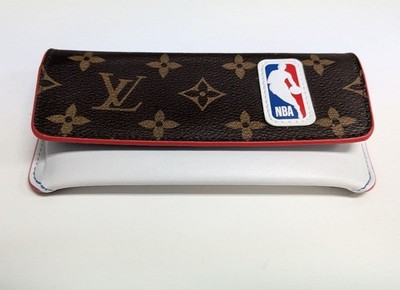 Louis Vuitton Auth NBA Collab Etui Lunettes Brillenetui Monogram Antarctica