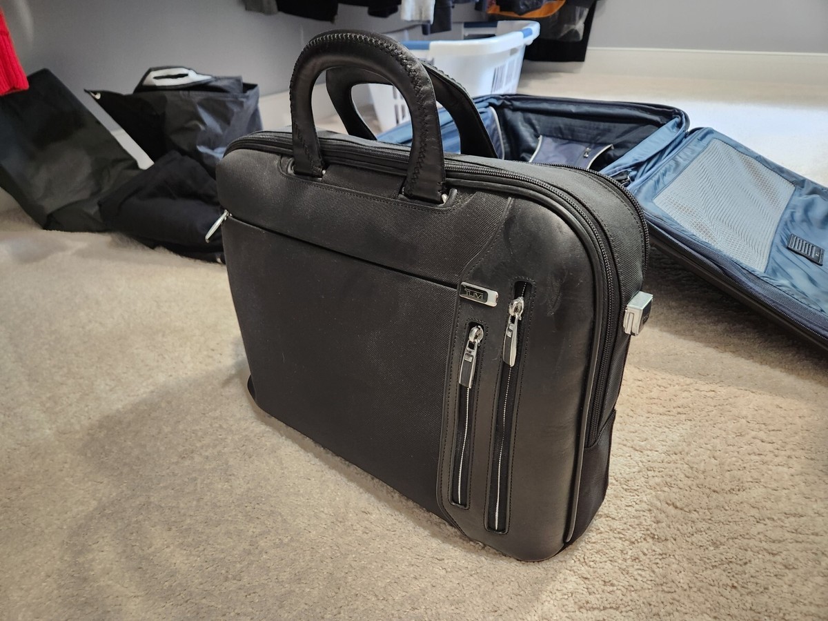 Tumi Arrivé Narita Slim Brief | eBay Tumi Arrivé Narita Slim Brief | eBay