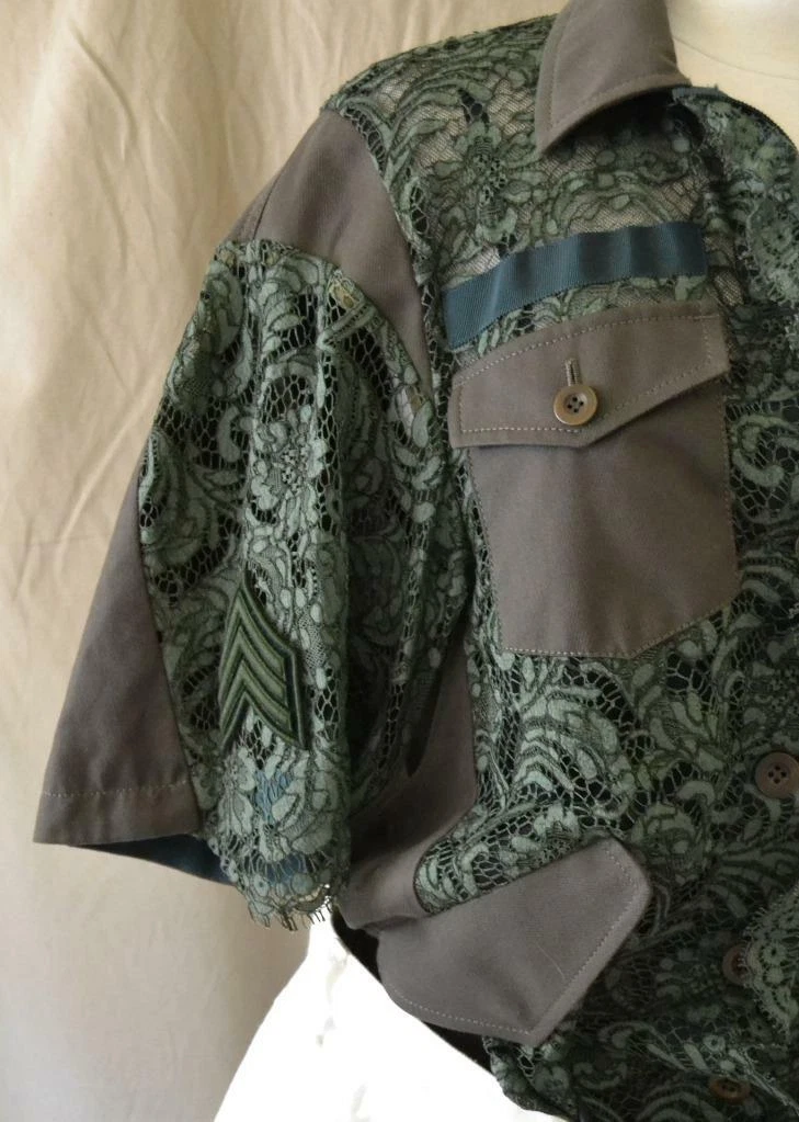 Abito Sacai verde oliva pizzo top bianco fondo demin toppe esercito taglia 2 media