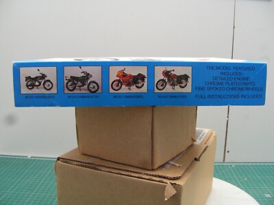 Kit maquette moto Yamaha YZR-M1 50th Anniversary Valencia n°46 1/12 Tamiya