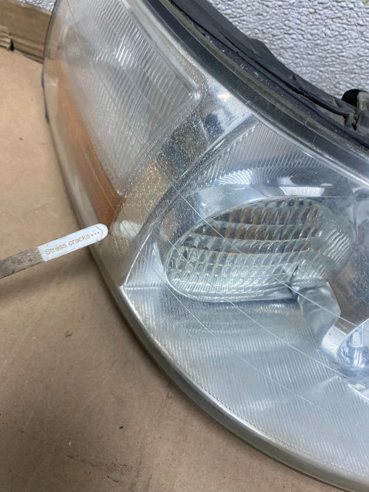 Faro lateral derecho pasajero Lincoln Town Car 2005 a 2011 U6990 DW Foto 4 de 4