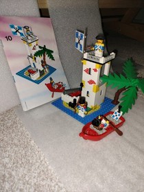 LEGO Pirates: Sabre Island (6265) Comes With Instructions And Original FrontBox 