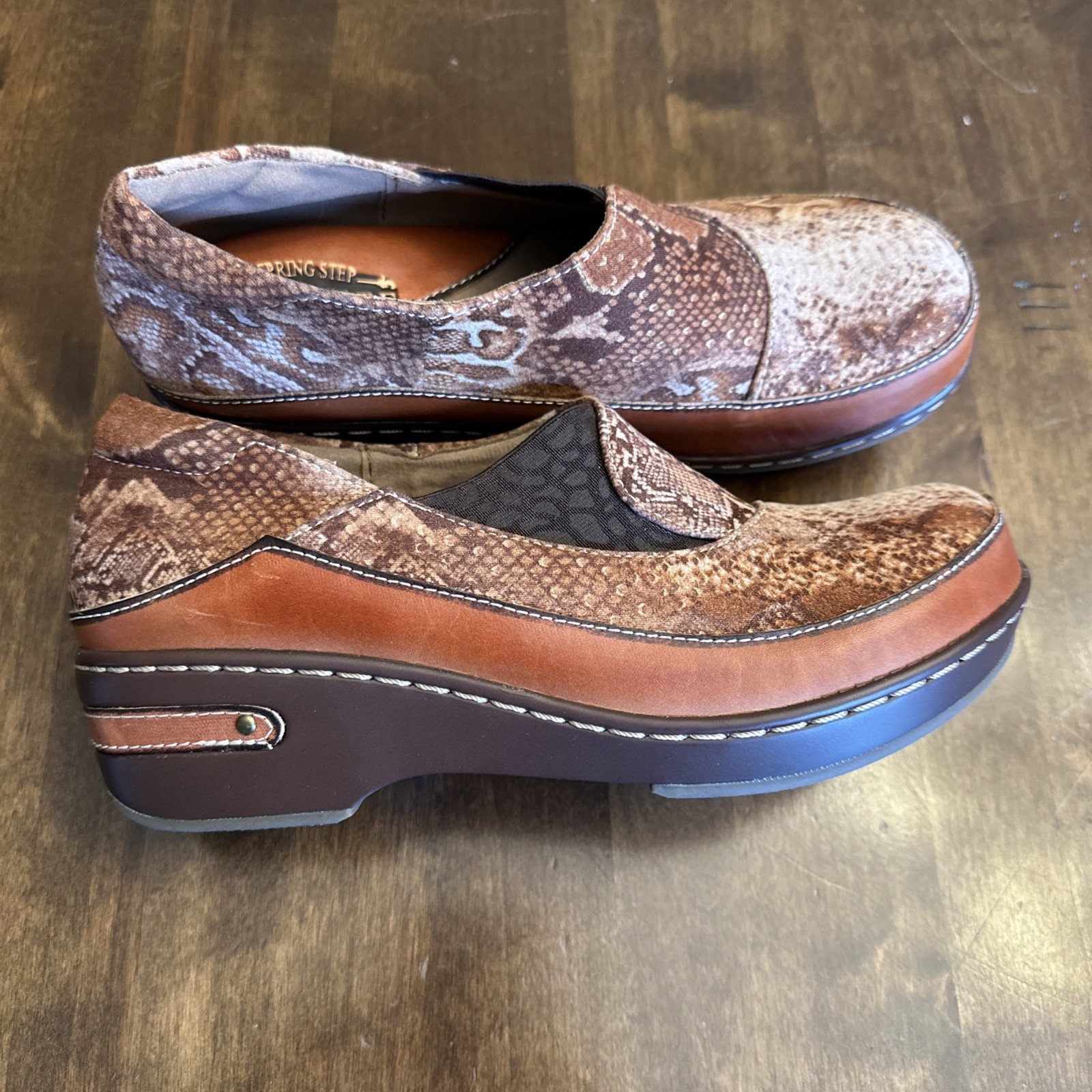 L’Artiste Spring Step Clogs Burbank Python Reptil… - image 1