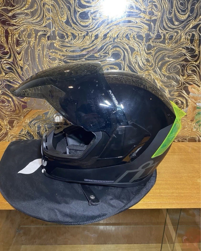 Icon Airflite Stealth DOT & MIPS Certified Motorcycle Helmet Size