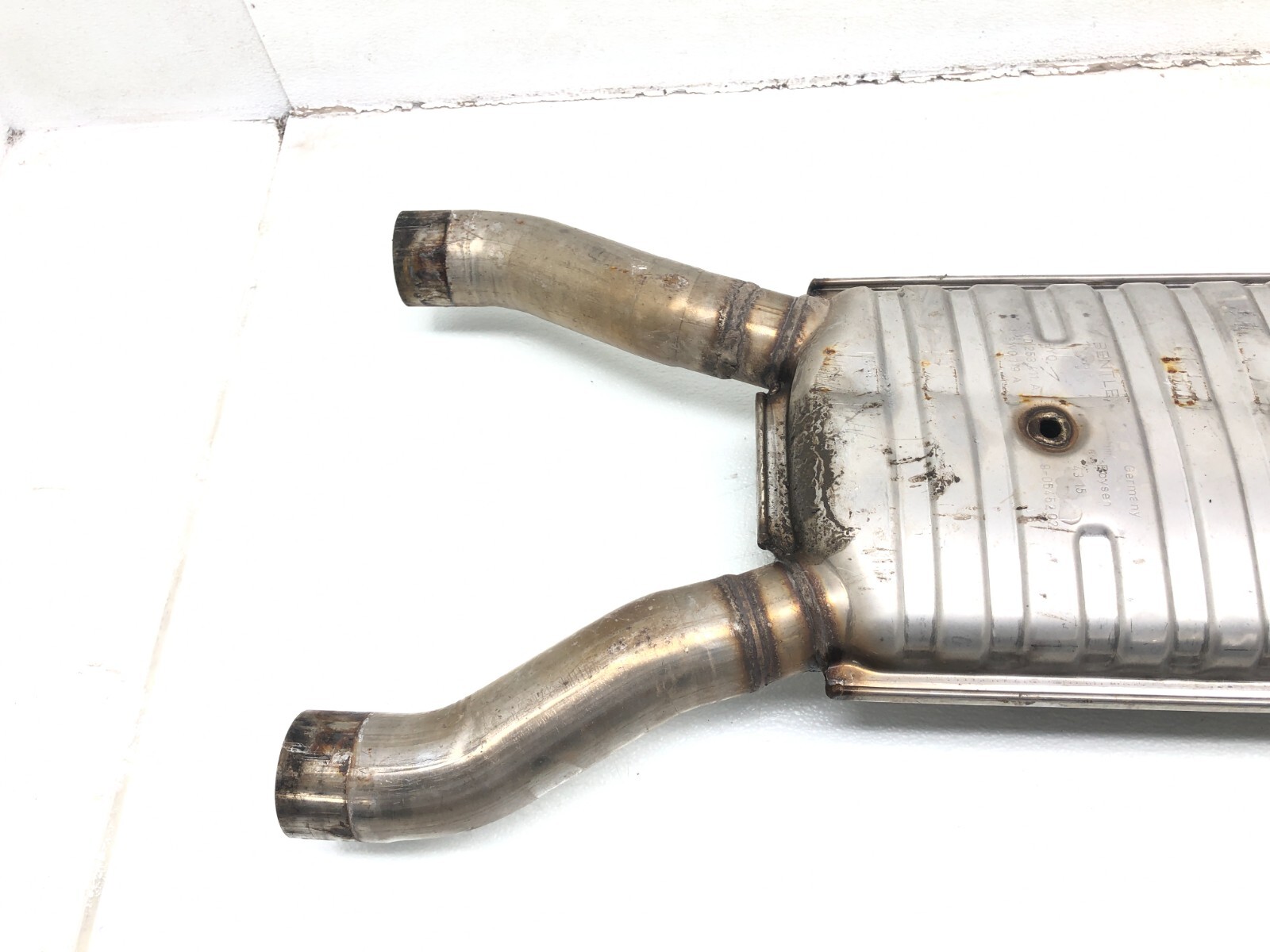 2014-2018 BENTLEY FLYING SPUR 4.0L EXHAUST MUFFLER RESONATOR INTERMEDIATE PIPE.