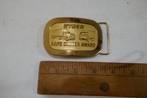 Vintage Collectible Ryder Safe Driver Award Trucks Semi Metal Belt Buckle - Imagen 4 de 4