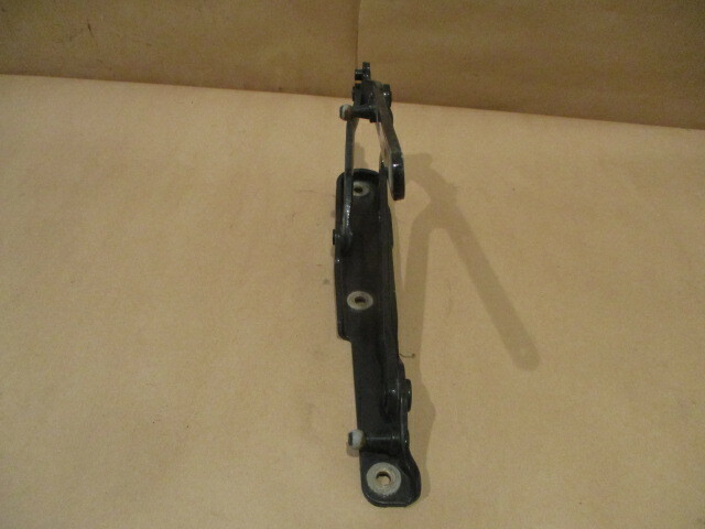 Maserati Coupe Spider  - LH Rear Trunk Lid / Bonnet Hinge 384700105