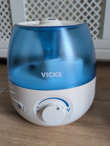Vicks Mini Cool Mist Ultrasonic Humidifier - VUL525E - Picture 2 of 4