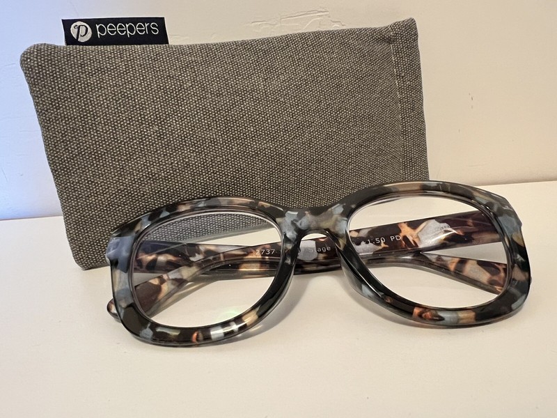 Peepers women’s Readers 1.50 NEW