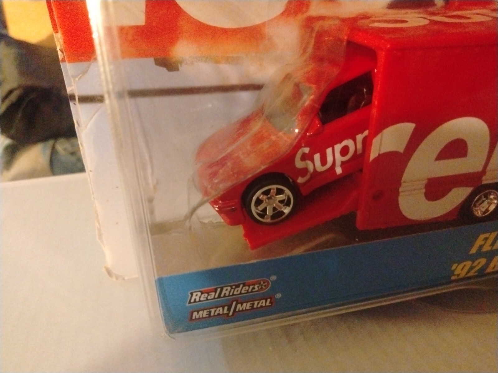 Hot Wheels Car Culture Team Transport "Supreme" Fleet Flyer '92 BMW M3