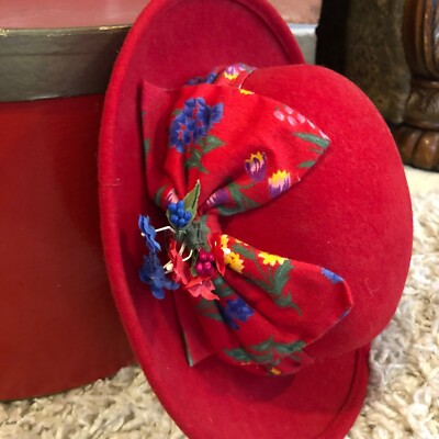 Red Wool Bowler Hat w/Hat Box Vtg Made USA Girls Astor  display picture 3