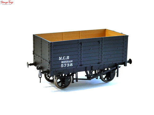 Dapol 7 Plankenwagen 9' Radstand 3 Türen Bersham 5738 Spur O  | Zustand: New