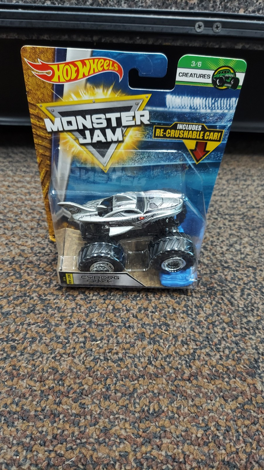 Hot Wheels 2018 Monster Jam Monster Truck Cyborg Shark New Recrushable Car
