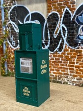 Boston Globe O Scale Newspaper Box, miniature 