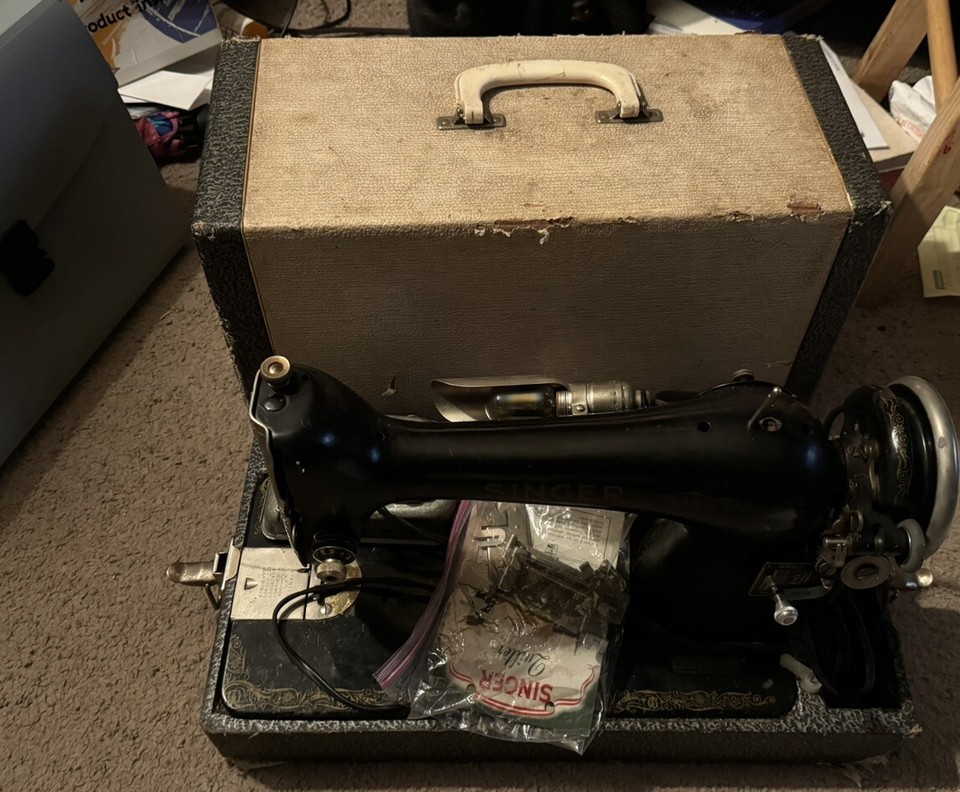 RARE VINTAGE 1920's SINGER SEWING MACHINE MODEL G8815271 TESTED