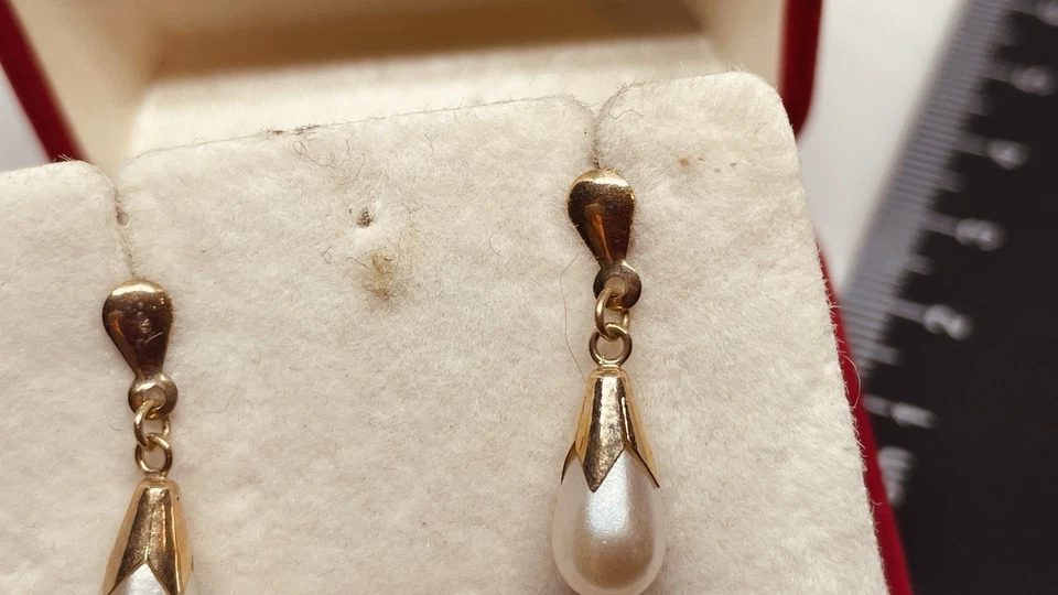 Lot H 9ct Yellow Gold Pearl 2CM Drop Earrings. Worn Once Excellent Condition. - Image 4 of 4