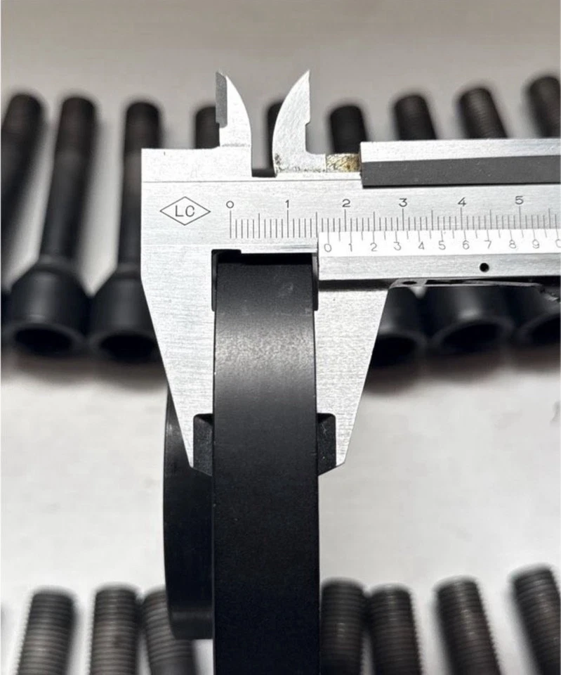 Discos distanciadores Ferrari 812 Superfast + 20 pernos de rueda de titanio, VA+HA, juego completo - Imagen 4 de 4