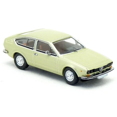 ALFA ROMEO ALFETTA GT 1974 LIGHT METALLIC GREEN 1:87 Premium Classixxs Auto Stra - Photo 1/3