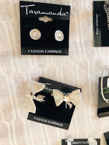 Taramanda Fashion Earrings Lot Of 10 Earrings $149. Lot#4 - Picture 5 of 8