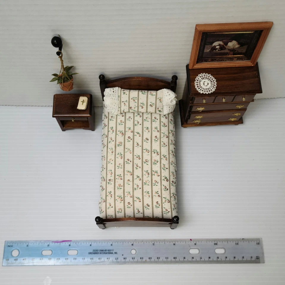 Lote de 8 piezas de miniaturas vintage Concord juego de dormitorio de madera con accesorios Foto 4 de 4