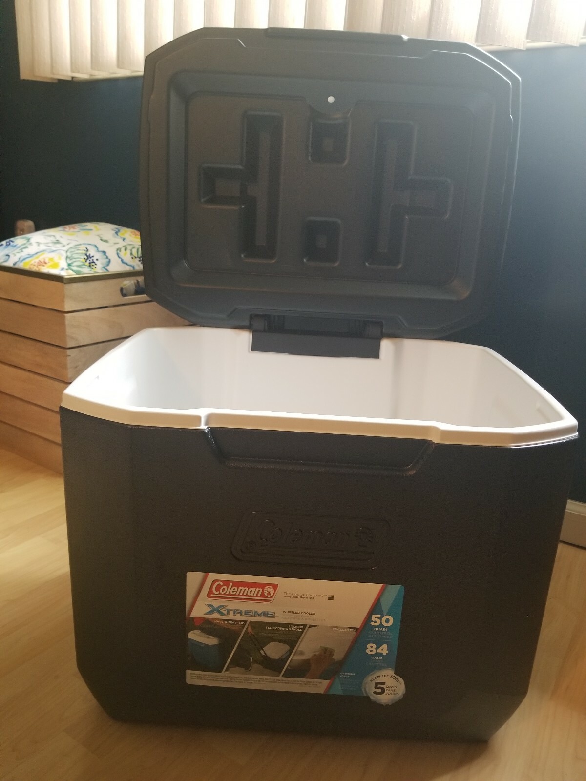 coleman wheeled cooler 57l