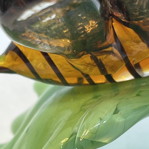 Bumblebee On A Leaf Handmade Art Glass Figurine OOAK Large - Picture 11 of 12