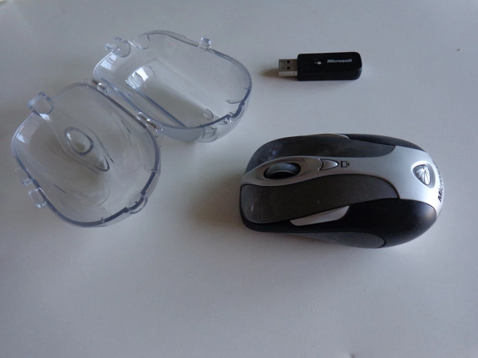 Microsoft Wireless Notebook Presenter Mouse 8000 - Image 3 of 4