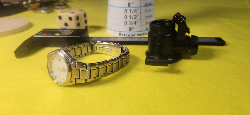 women's Seiko solar 30mm case and a 7-1/4" band two tone stainless - Image 2 of 4