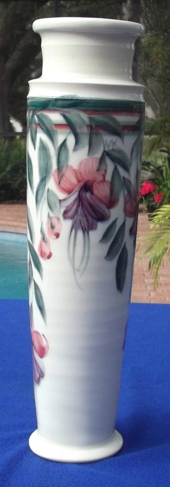 "Florero de porcelana floral fucsia hecho a mano y pintado a mano de 14"""  Foto 4 de 4