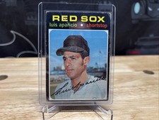 Top 10 Luis Aparicio Baseball Cards 24