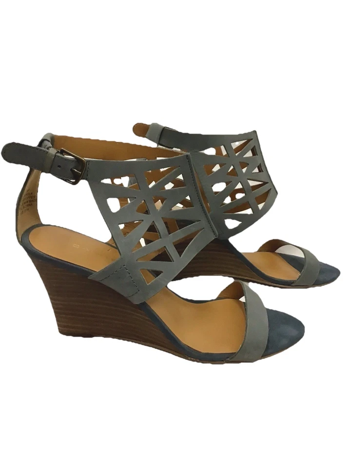 Bandolino Suede Wedge Sandal Gray/Blue Size 7 - Image 3 of 4