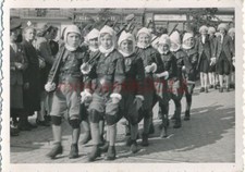 Foto, sfilata a Olomouc?, Gioventù in uniforme storica, altro vedi descrizion...