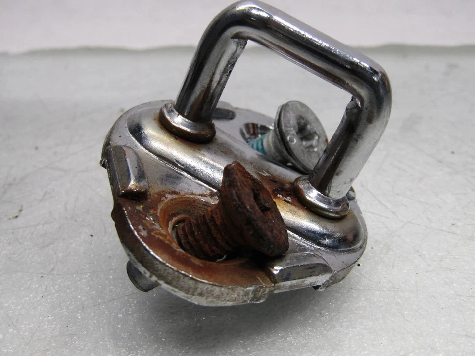 Lexus Soarer Toyota SC300 SC400 91-00 LH puerta delantera izquierda catch striker pin Foto 2 de 4