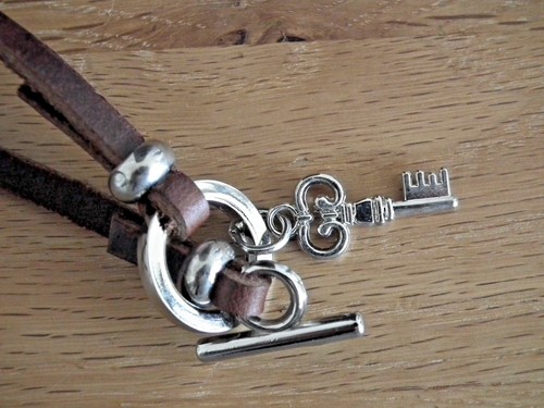 Collier / Bracelet Clé - Cuir Marron / Métal argenté - Bijoux UNISEX colliers - Picture 3 of 4