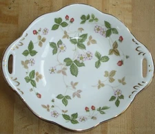 Wedgwood Wild Strawberry Windsor Tray -- 7 3/4" by 6 1/2" by 1/14"
