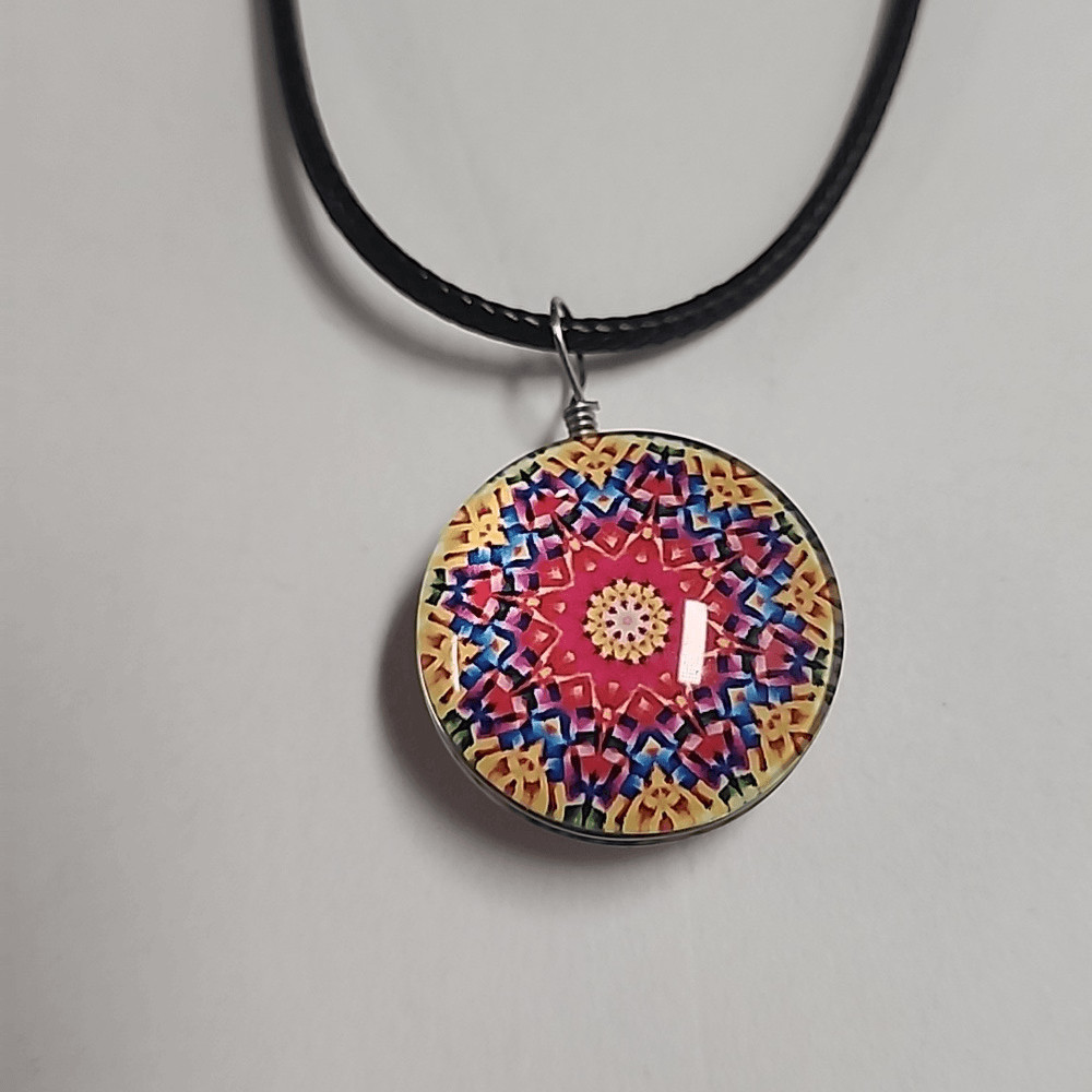 Periscope Pattern Double-sided Pendant Necklace - image 1