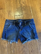 American Eagle Women s Dark Wash Size 4 Shorts