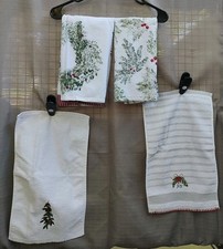 4 Vtg Winter Holly Handtowels.  (2)17x10" (2)24x16"  H1