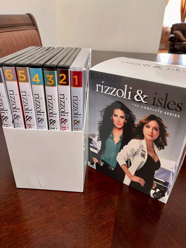 Rizzoli and Isles The Complete Series Seasons 1-7 DVD - Image 4 of 4