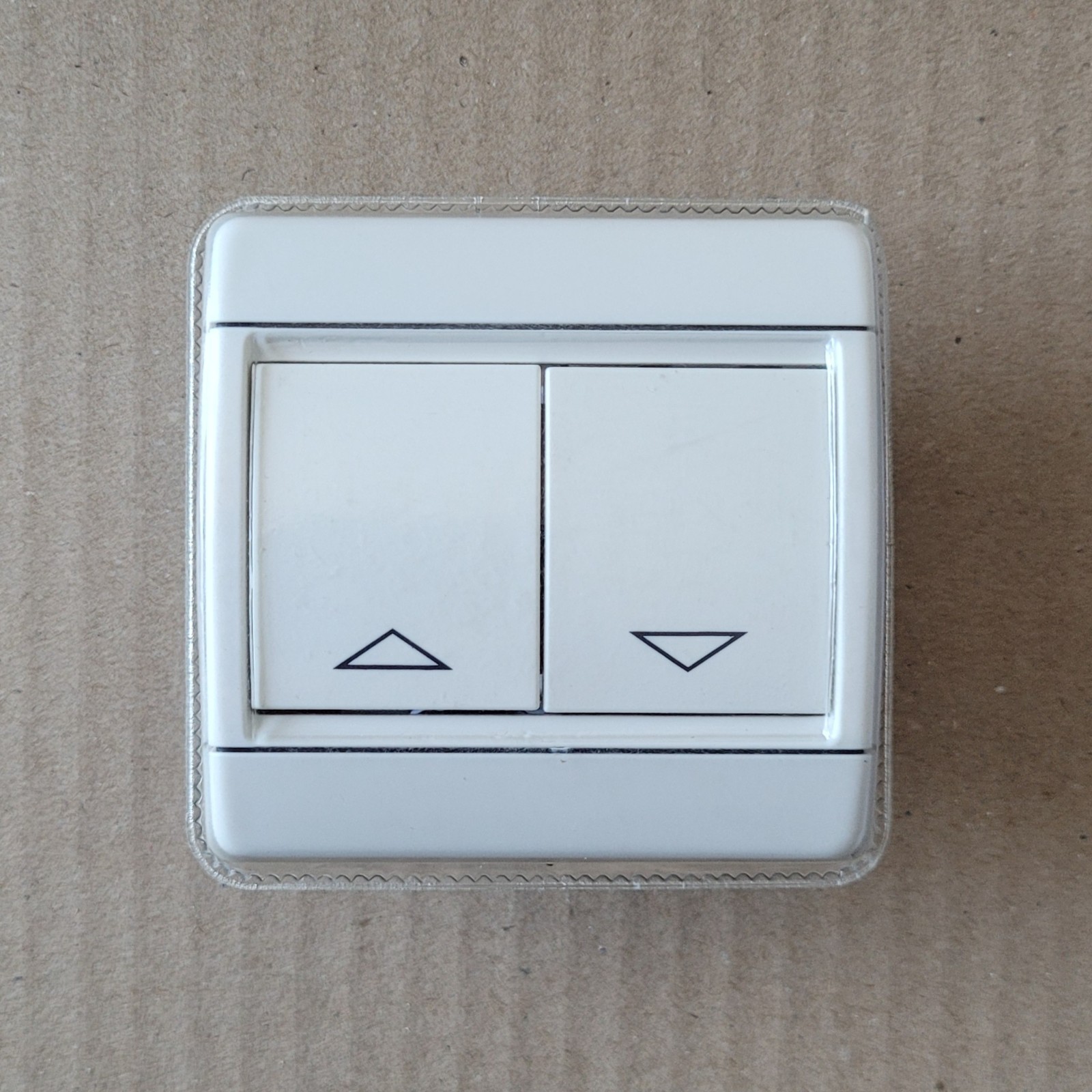 Inverseur volet roulant Club Lumière Arnould commande à position fixe stable 230V
