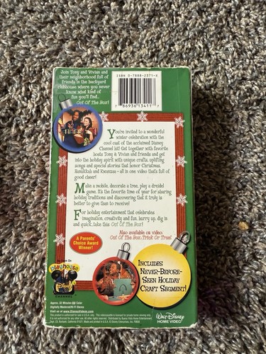Playhouse Disney Out Of The Box HAPPY HOLIDAYS VHS Videotape Authentic Tested - Picture 5 of 5