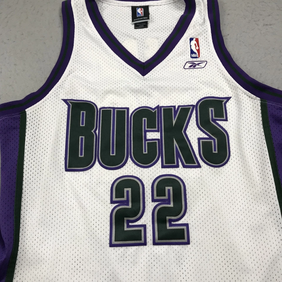 VINTAGE Milwaukee Bucks Jersey Mens Large White Reebok Sewn Logos Michael Redd - Image 2 of 4