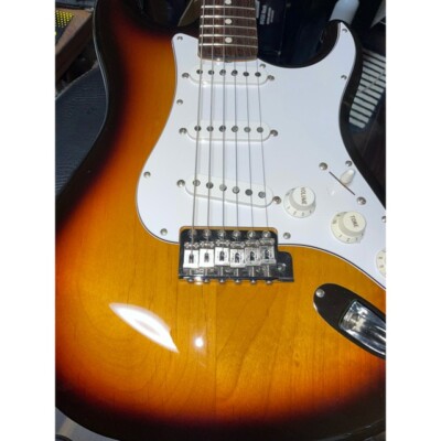 Fender Japan ST62M Stratocaster Guitar 3-Tone Sunburst Medium