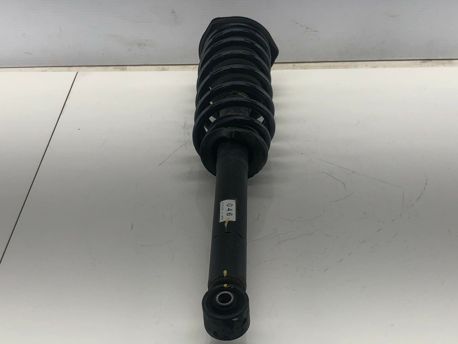 0103 LEXUS LS430 FRONT SUSPENSION DRIVER SIDE SHOCK ABSORBER W/ COIL