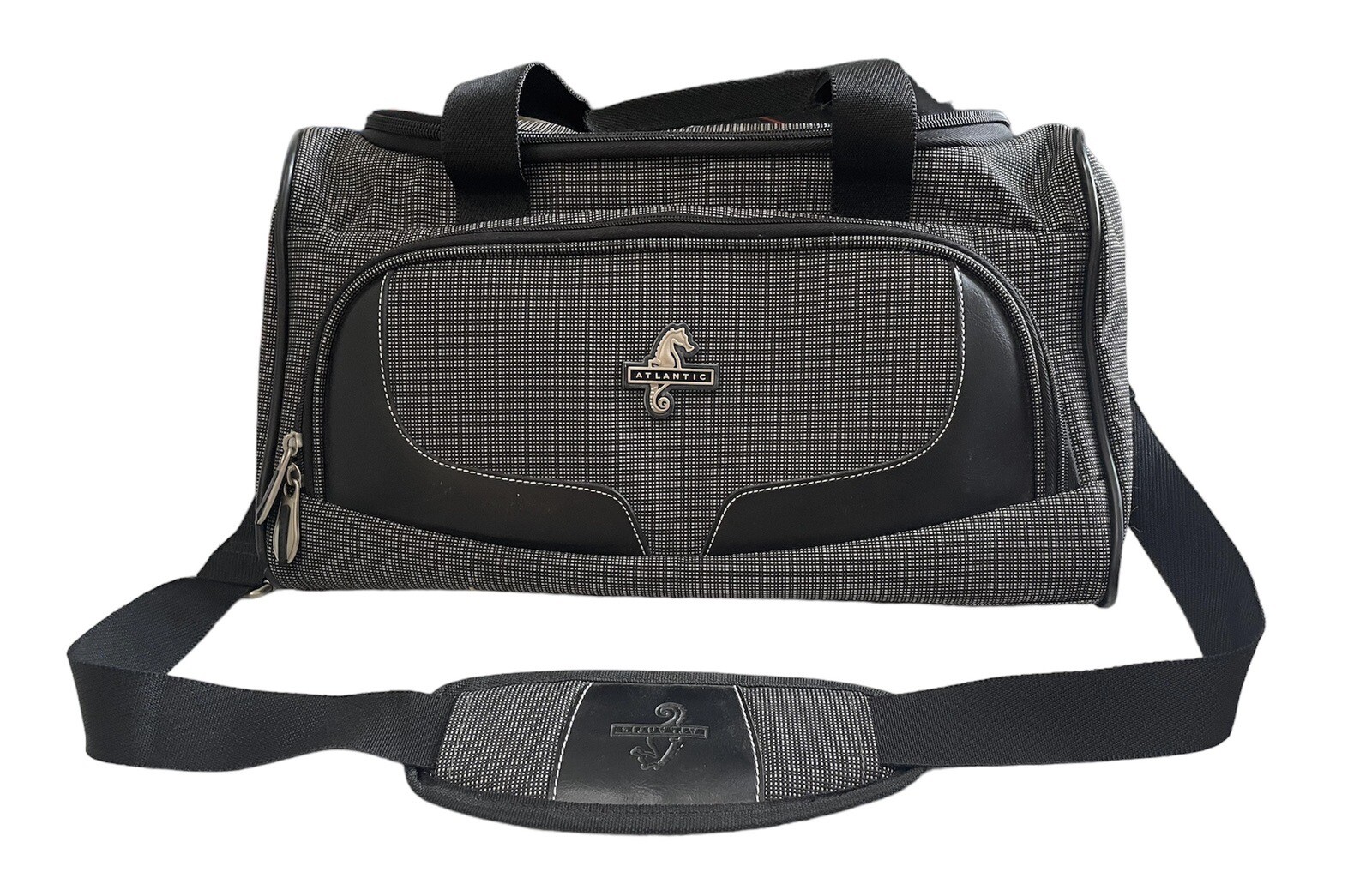 VTG Atlantic Unisex Weekender TRAVEL Carry On/ Gym DUFFLE Bag Black Like New
